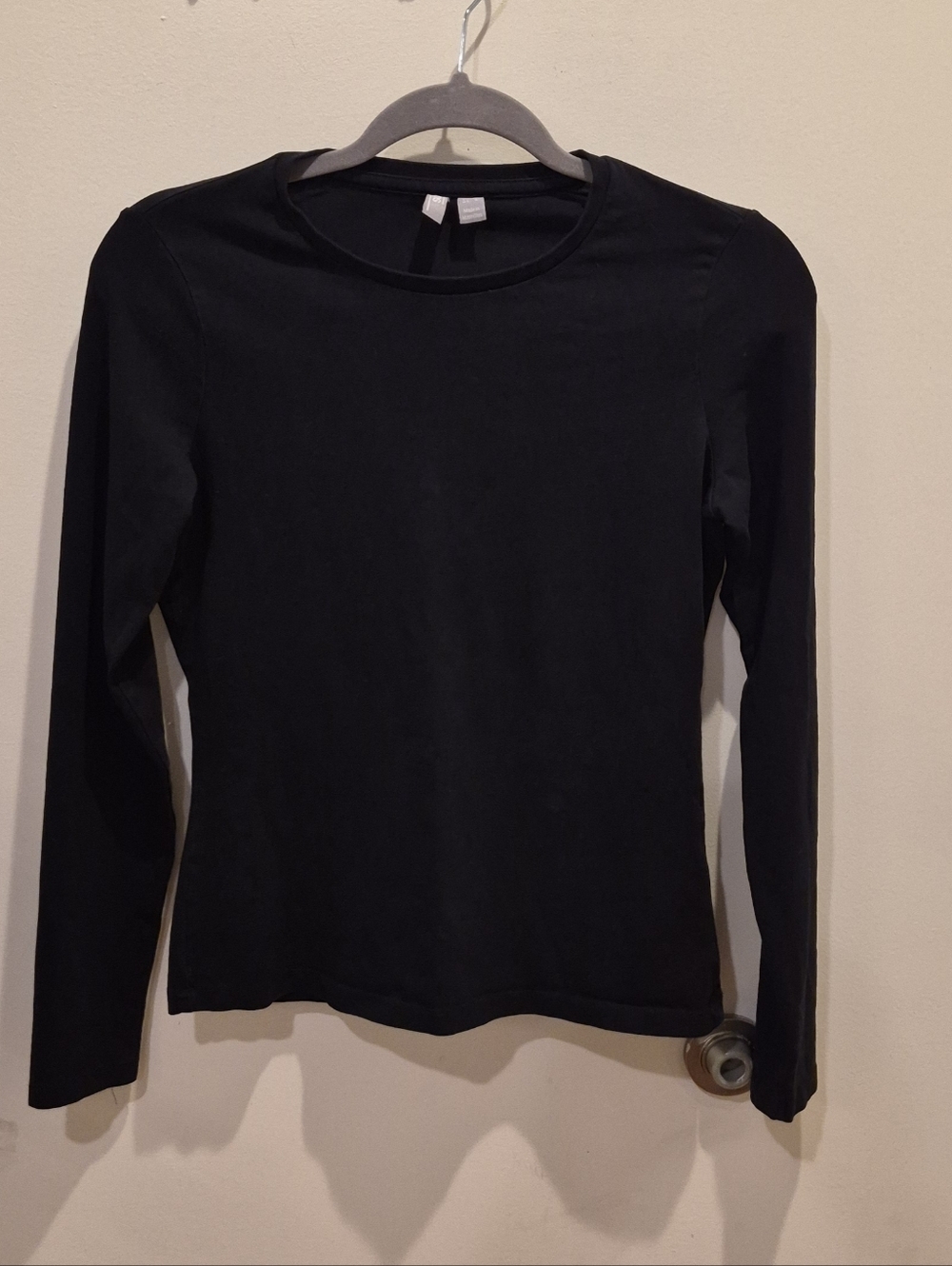 Classic Black Long-Sleeve Women's Tee
